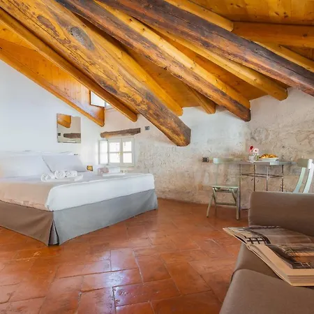 Apartment Antiche Mura By Rent Como
