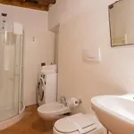Apartment Antiche Mura By Rent Como